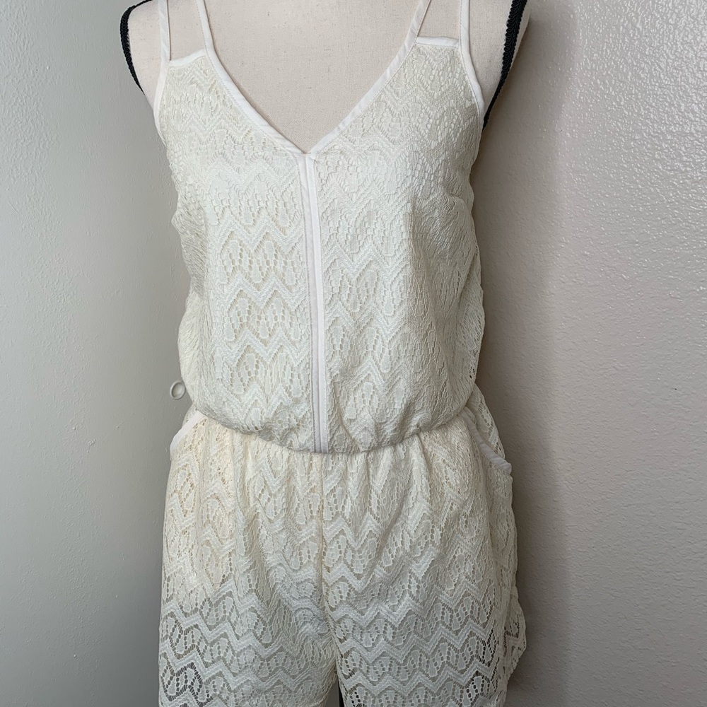 Off/white (cream) romper
